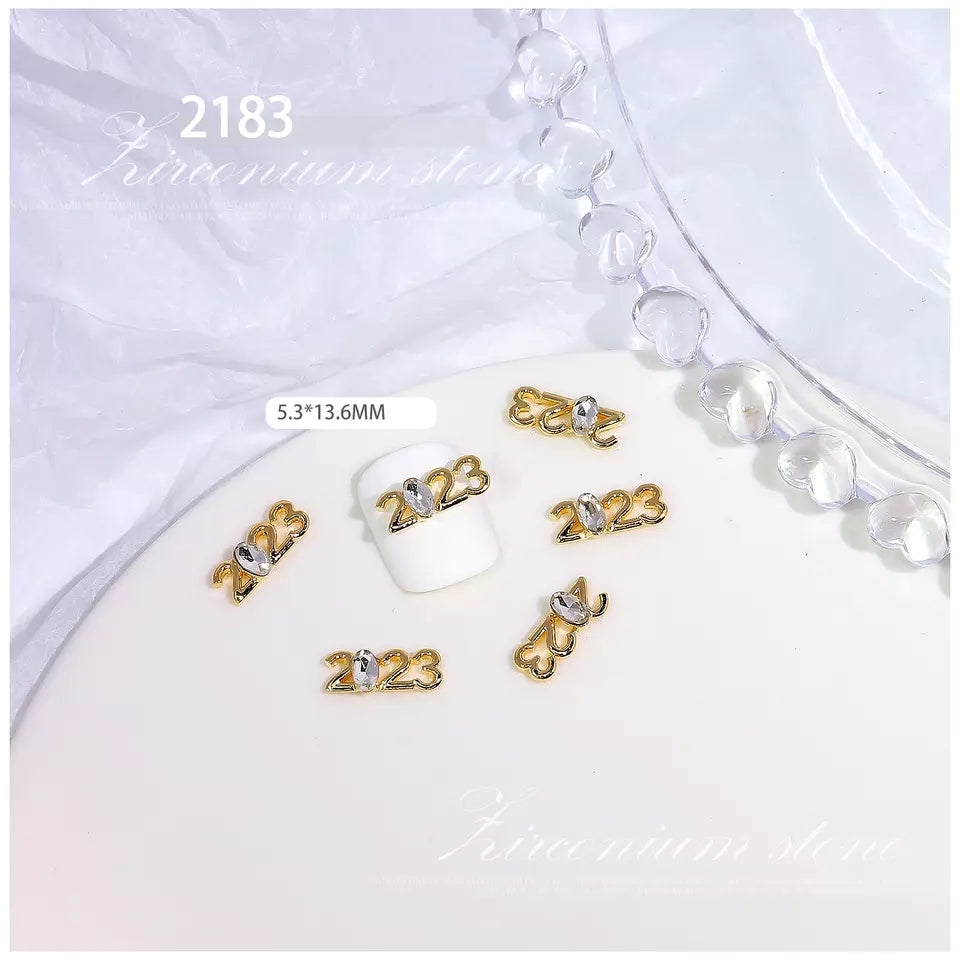 NZJ029 Nails Art Zircon Gold Metal Nails Designers Charms Luxury Flexible Press On Alloy New Year's nail accessories 2023
