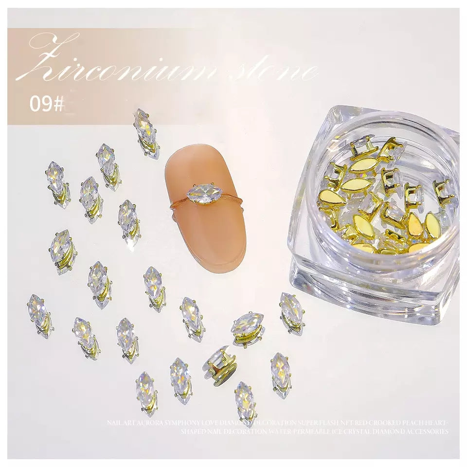 NZJ028 10pcs/box Mini Zircon Claw Nail diamond Art Decoration Gold Silver Gem Nail Jewelry Horse Eyes Water Drop Shaped Deisgn Charms