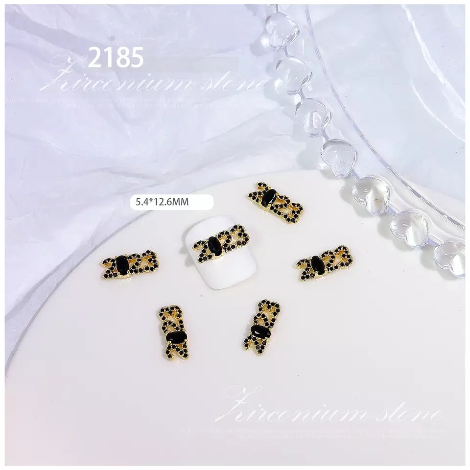 NZJ029 Nails Art Zircon Gold Metal Nails Designers Charms Luxury Flexible Press On Alloy New Year's nail accessories 2023