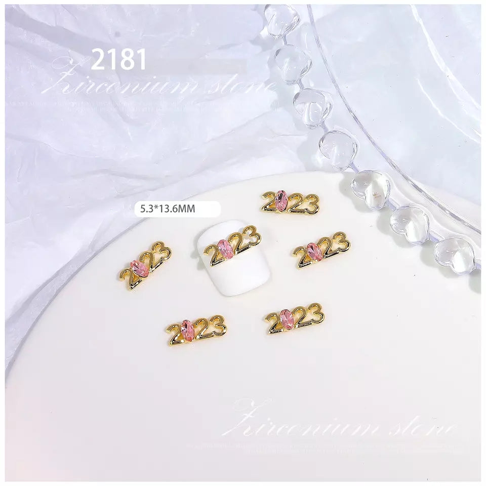 NZJ029 Nails Art Zircon Gold Metal Nails Designers Charms Luxury Flexible Press On Alloy New Year's nail accessories 2023