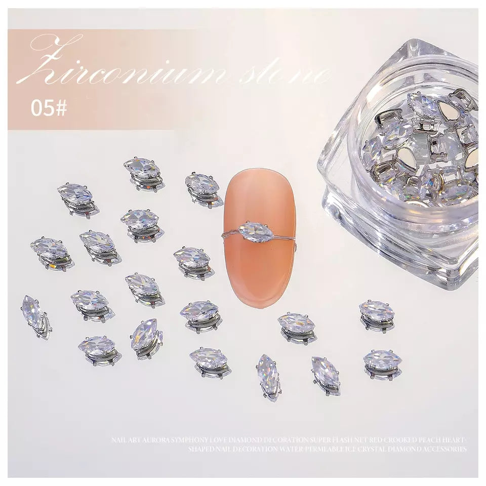 NZJ028 10pcs/box Mini Zircon Claw Nail diamond Art Decoration Gold Silver Gem Nail Jewelry Horse Eyes Water Drop Shaped Deisgn Charms