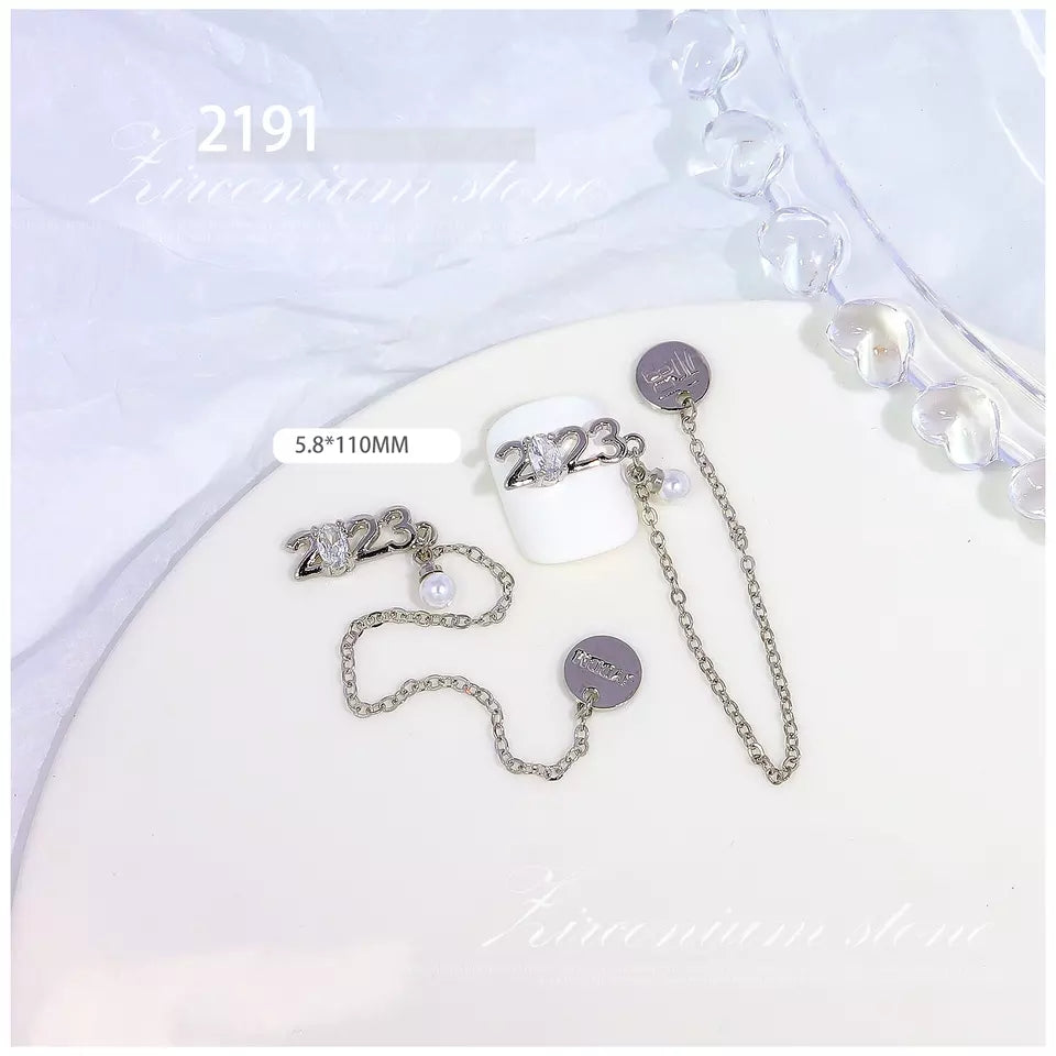 NZJ029 Nails Art Zircon Gold Metal Nails Designers Charms Luxury Flexible Press On Alloy New Year's nail accessories 2023