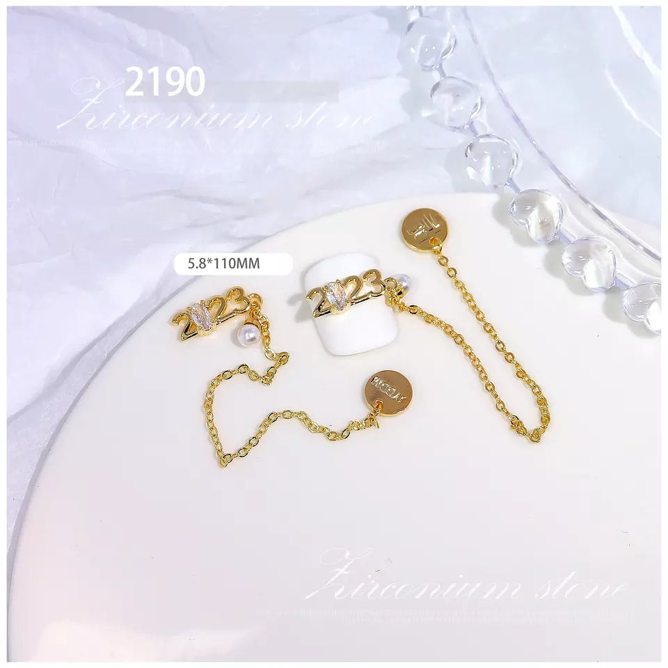 NZJ029 Nails Art Zircon Gold Metal Nails Designers Charms Luxury Flexible Press On Alloy New Year's nail accessories 2023
